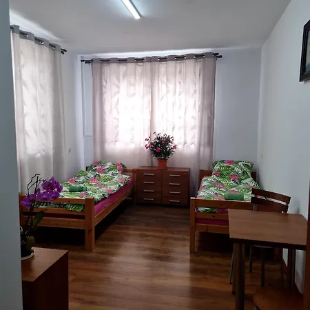 Dworek فروتسواف